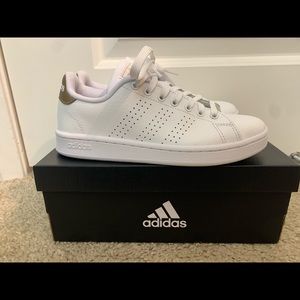 Adidas advantage sneakers